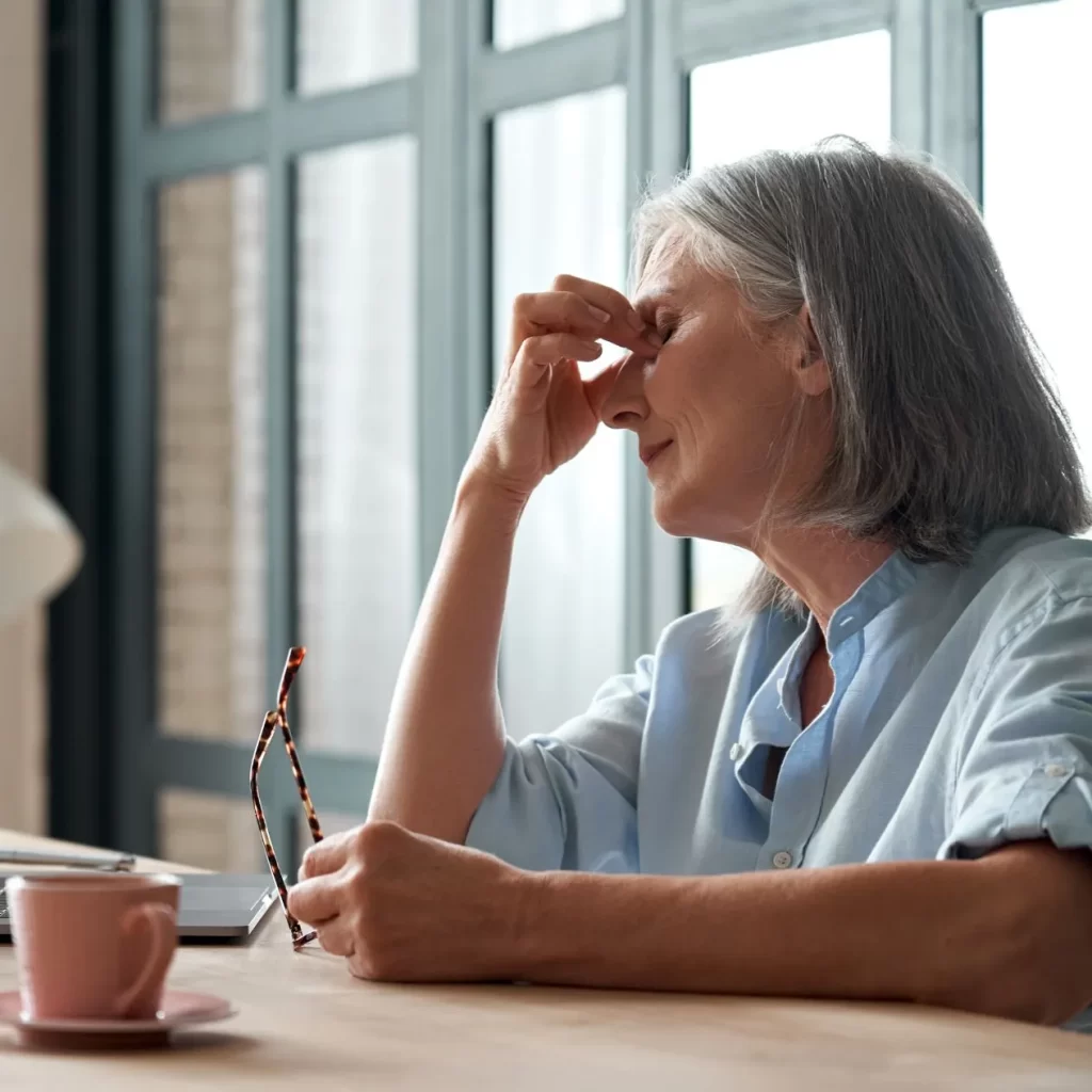 woman experiencing dry eye symptoms