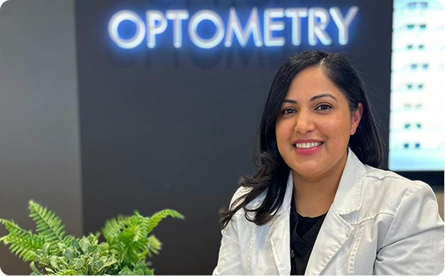 Toronto Eye doctor for emergencies smiling